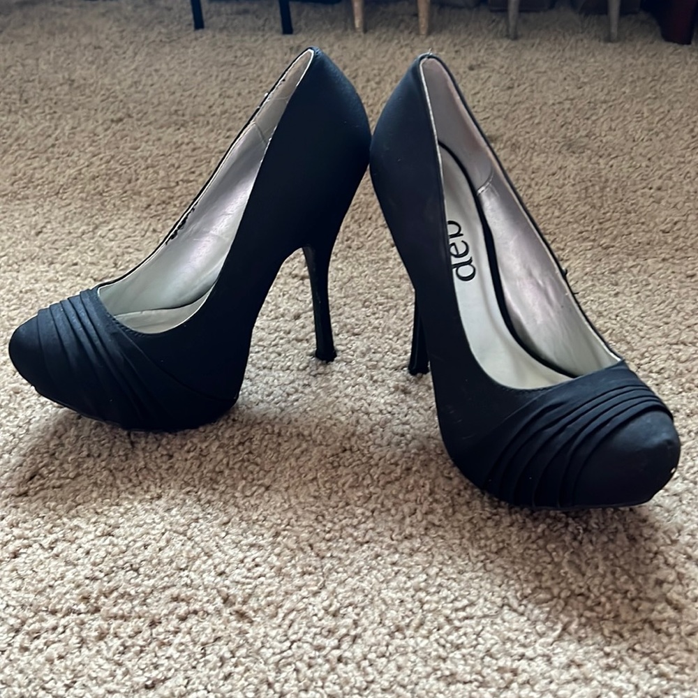 Size 8 Platform Heels